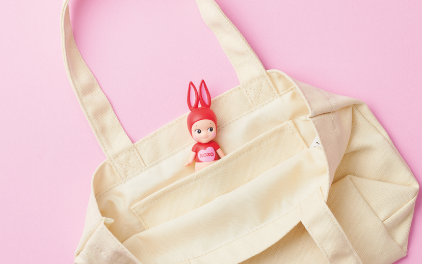 Kiss Kiss Tote - Sweet Cozy Charm